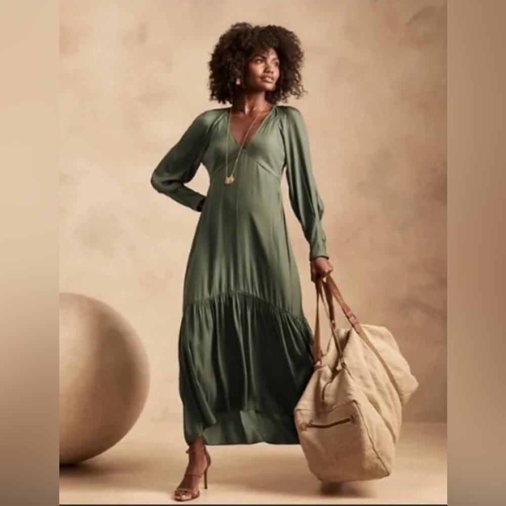 Banana Republic Deep V Maxi dress